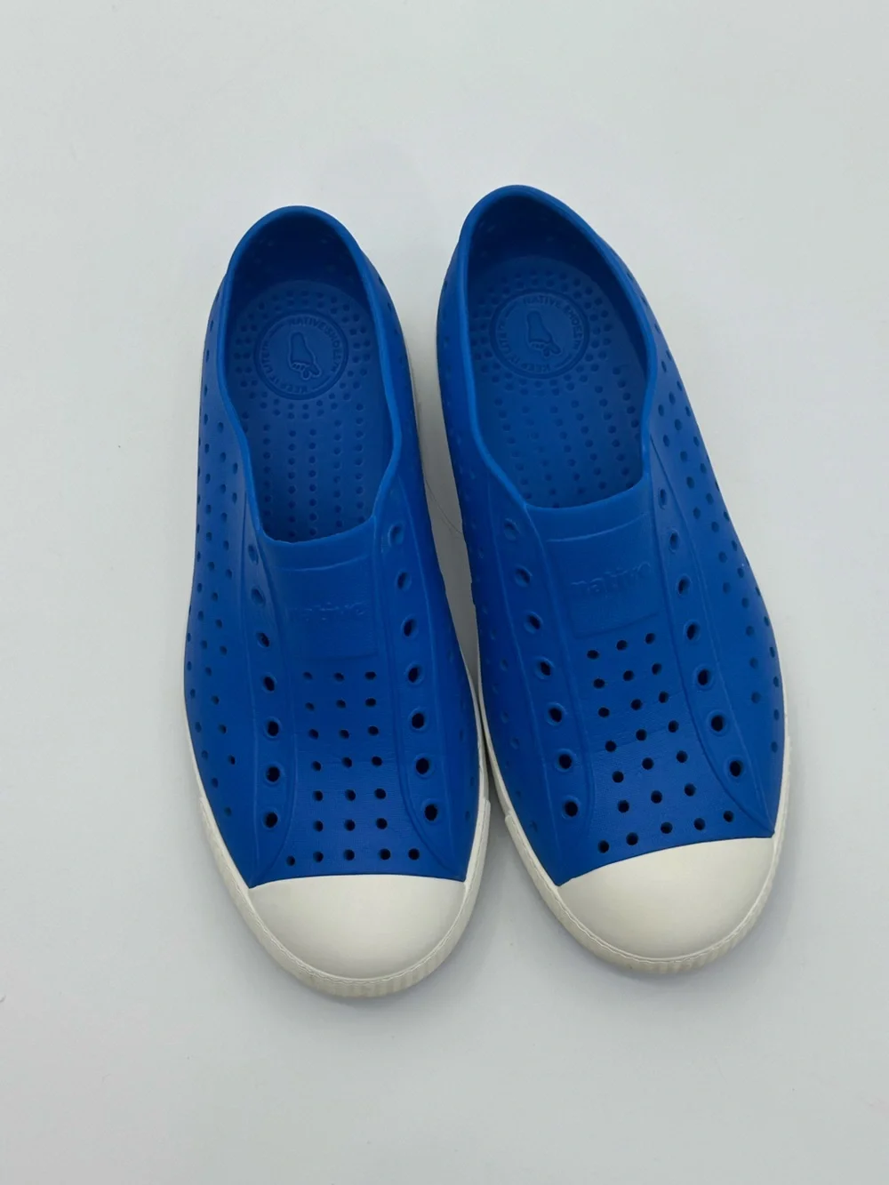 Native unisex Blue Slip-On Water shoes Beach Shoes size Junior 5